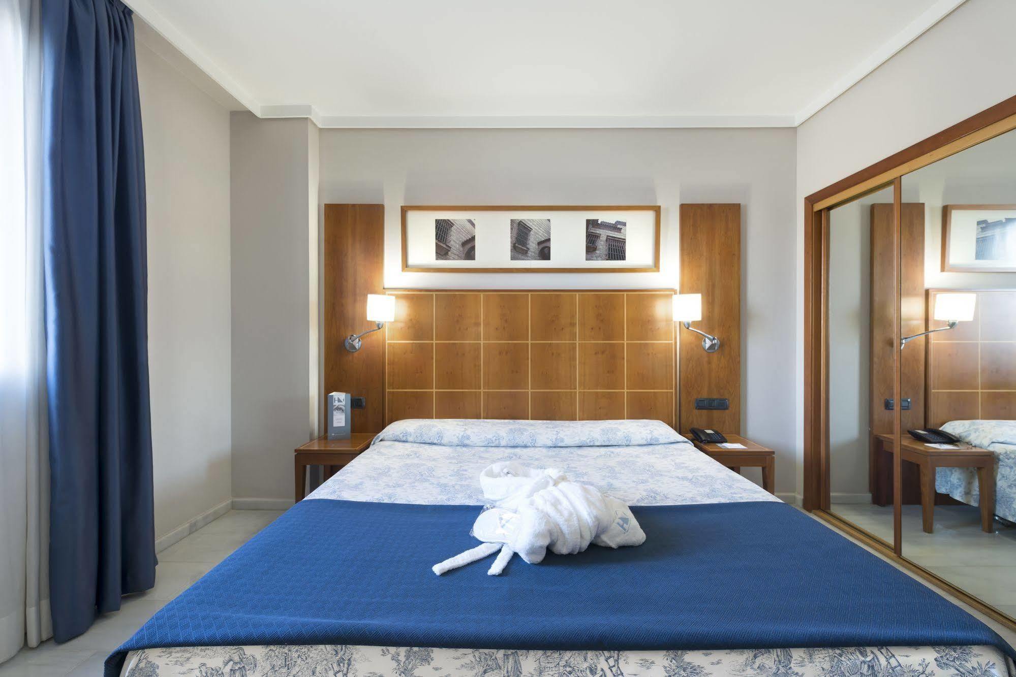 Exe Ciudad De Cordoba Hotel Buitenkant foto
