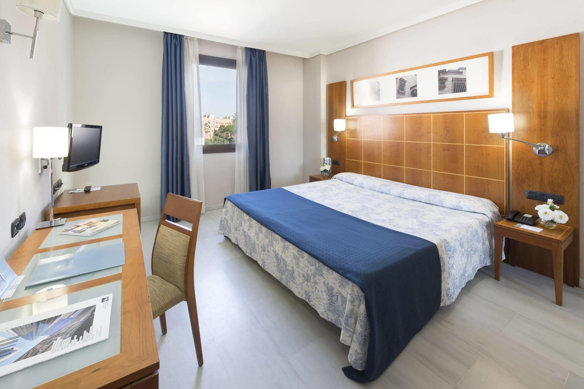 Exe Ciudad De Cordoba Hotel Buitenkant foto