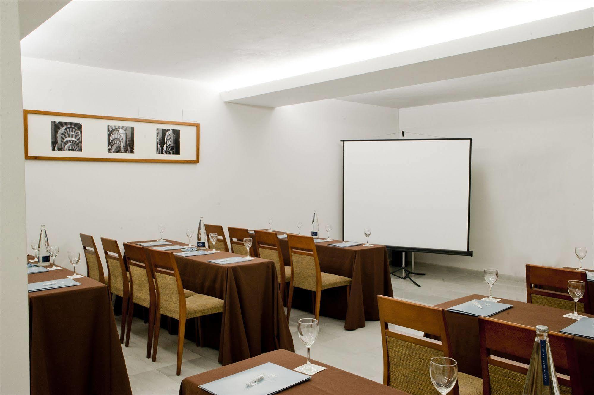 Exe Ciudad De Cordoba Hotel Zakenleven foto